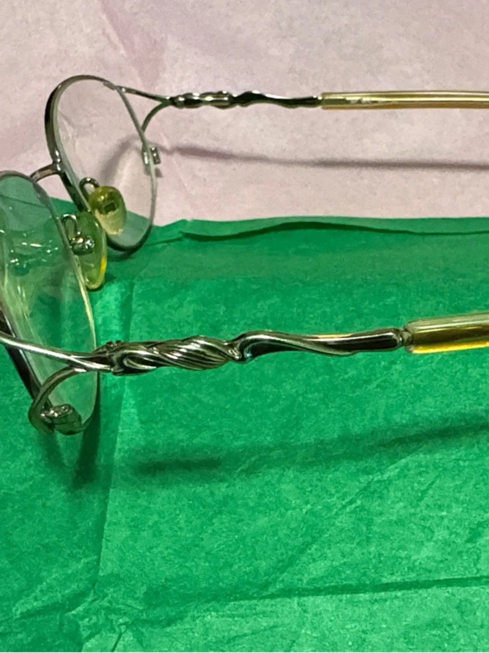 Splendor SP 600 Rose gold metal frames.